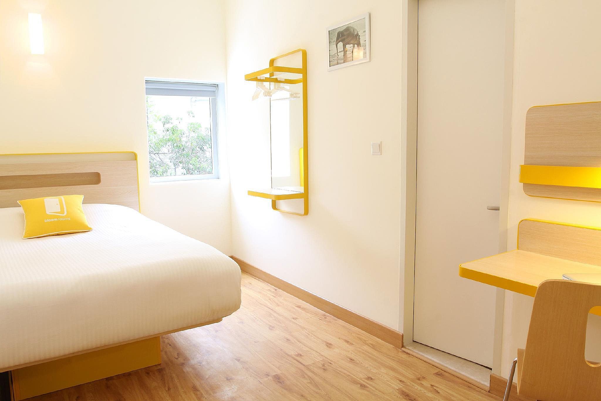 Bloomrooms Janpath Standard King Room 11