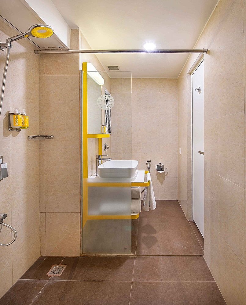 Bloomrooms Janpath Standard King Room 12