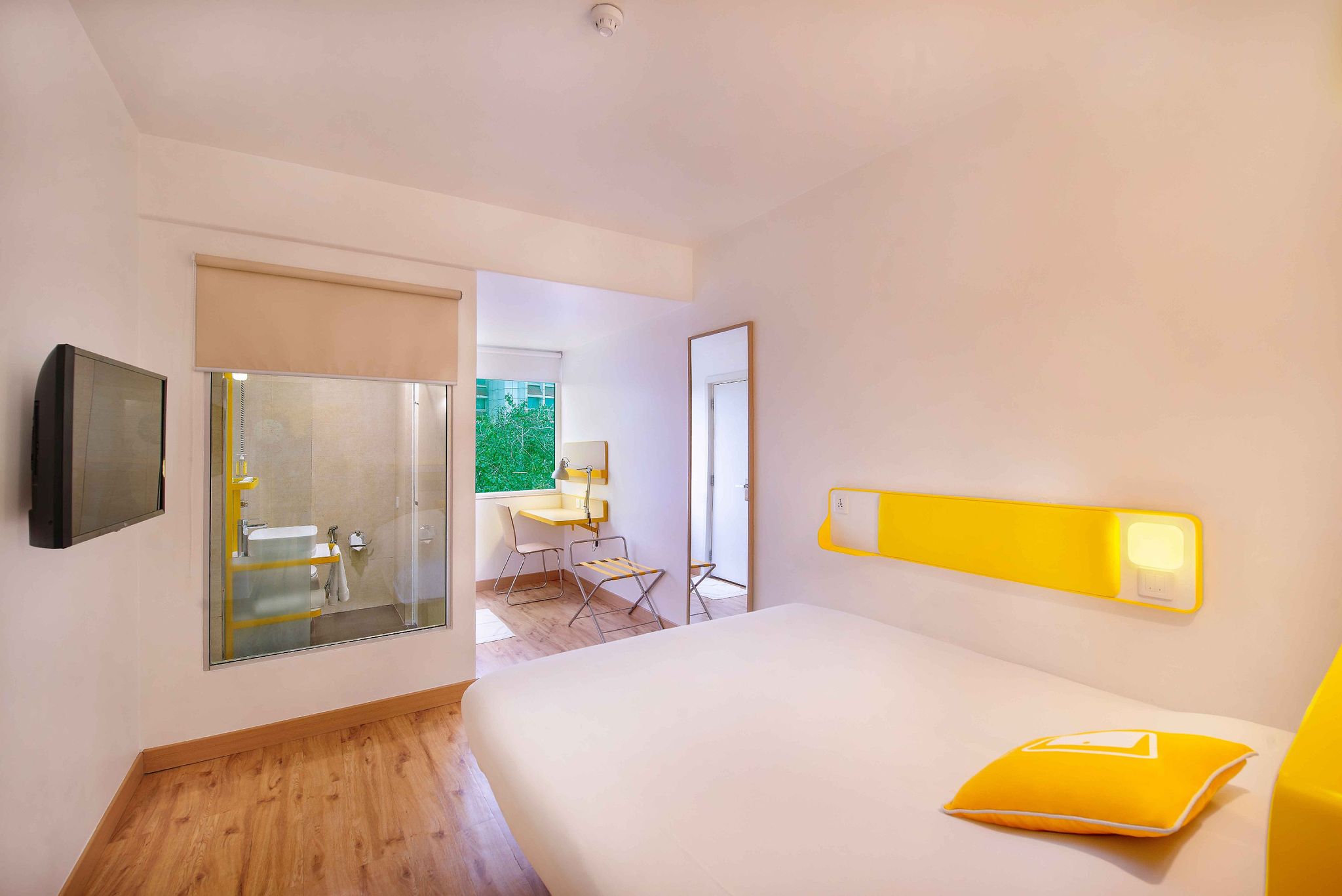 Bloomrooms Janpath Standard King Room 9