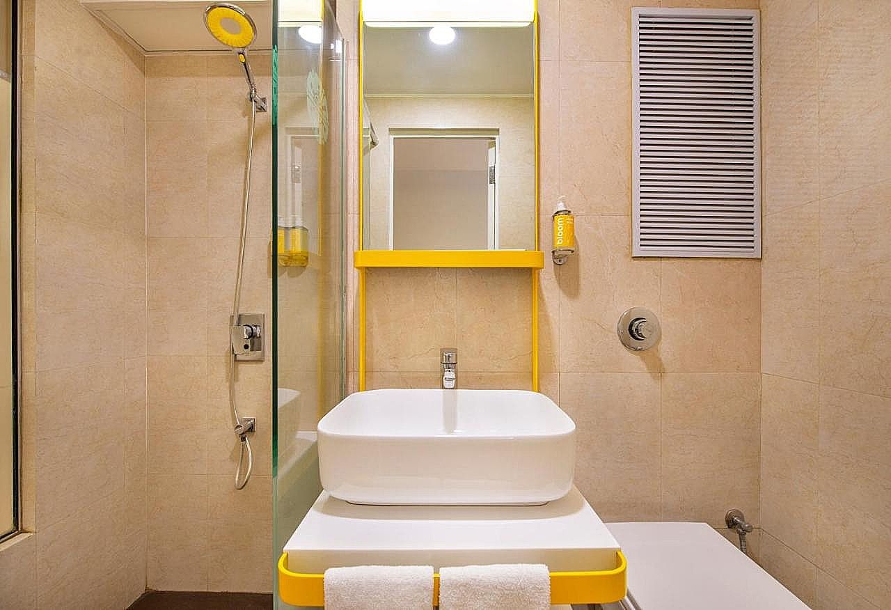 Bloomrooms Janpath Standard King Room 2