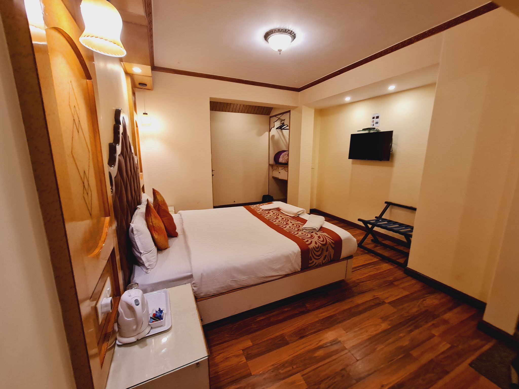 Omega Residency, Boutique Hotel Maple Deluxe Room with Work Desk (Only for Double) 6