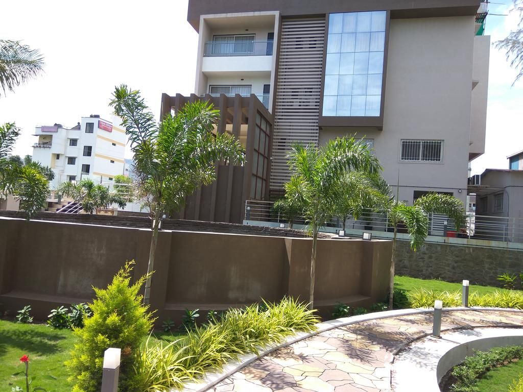 undefined Manasi Pride 10
