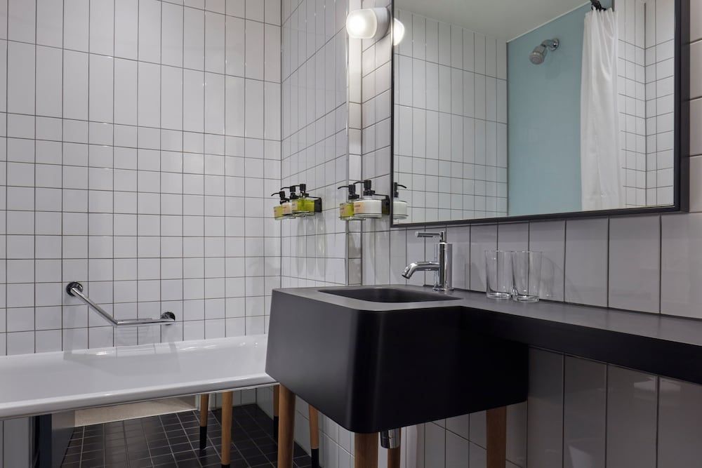 One Hundred Shoreditch Studio Pad 5