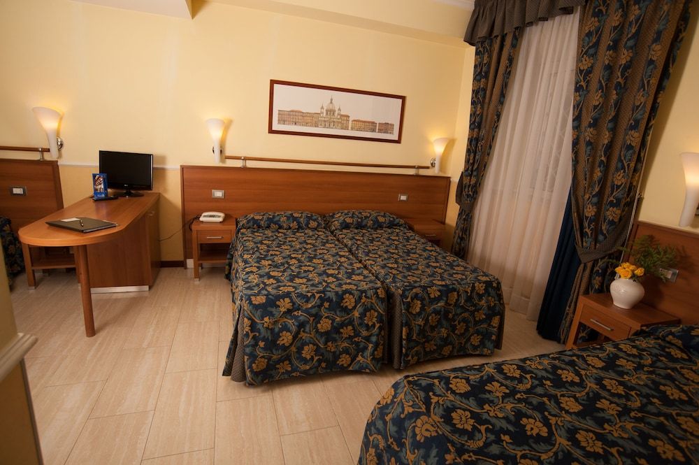 undefined Hotel Windrose 5