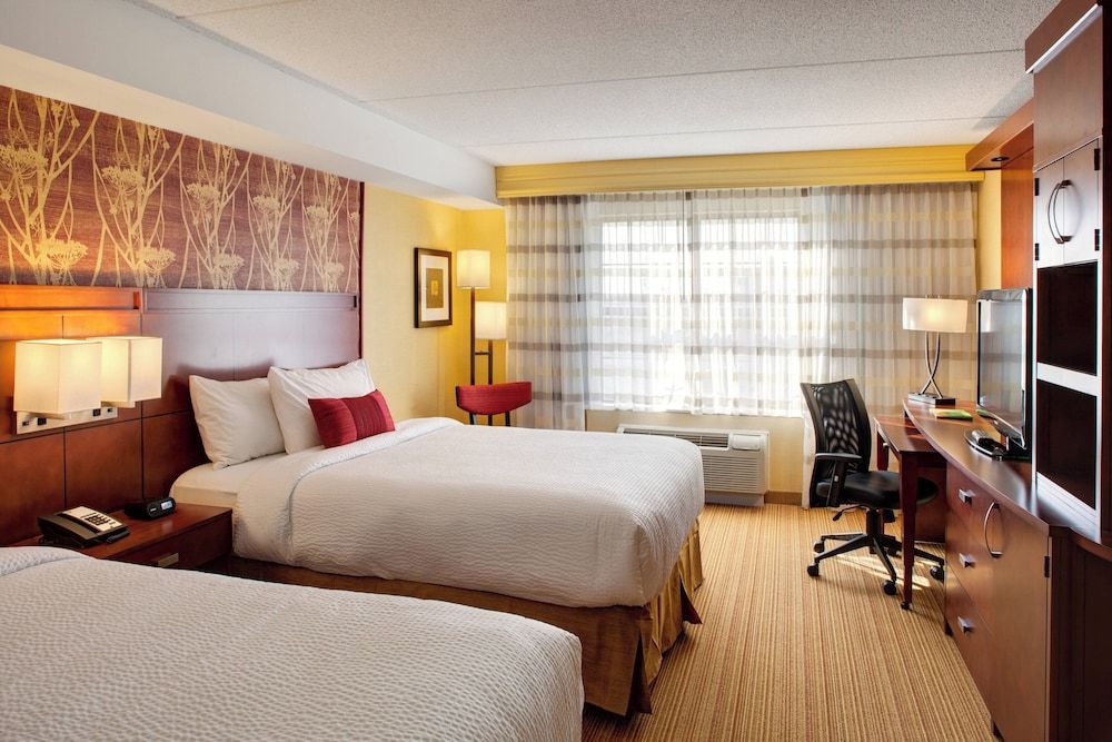 Courtyard by Marriott London