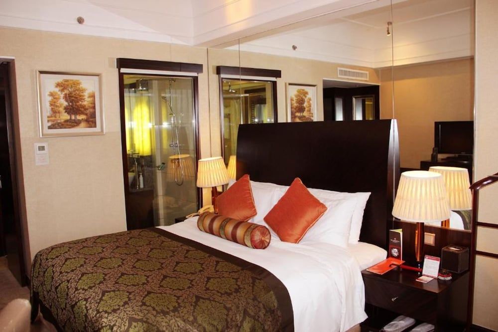 undefined Merry Hotel Shanghai 9