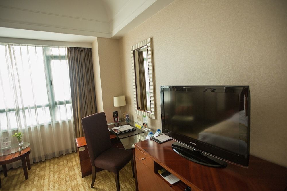 Merry Hotel Shanghai Deluxe Twin Room 4