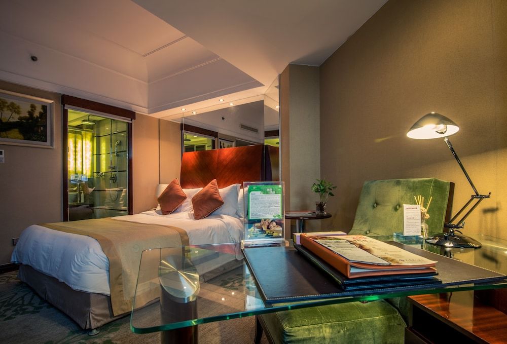 Merry Hotel Shanghai Superior King Room 2