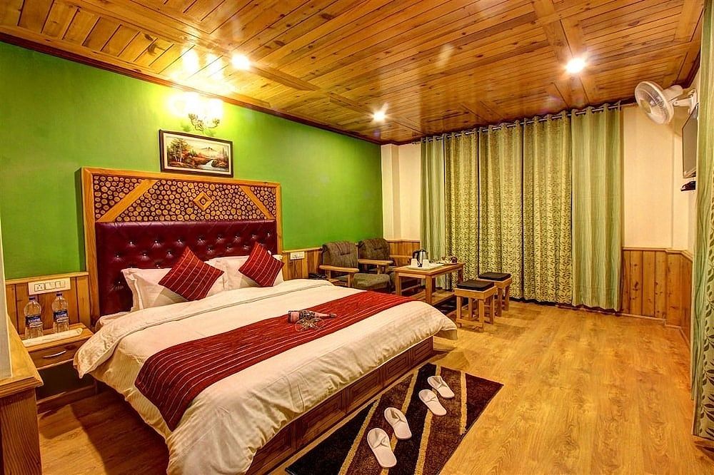 undefined Aamod at Apple Town 5