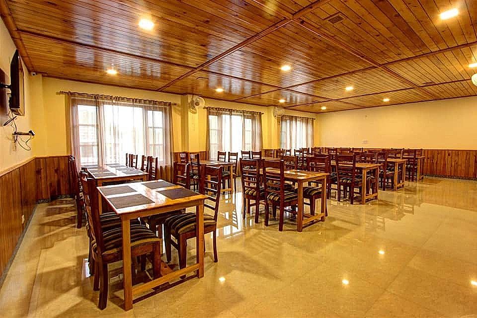 undefined Aamod at Apple Town 4