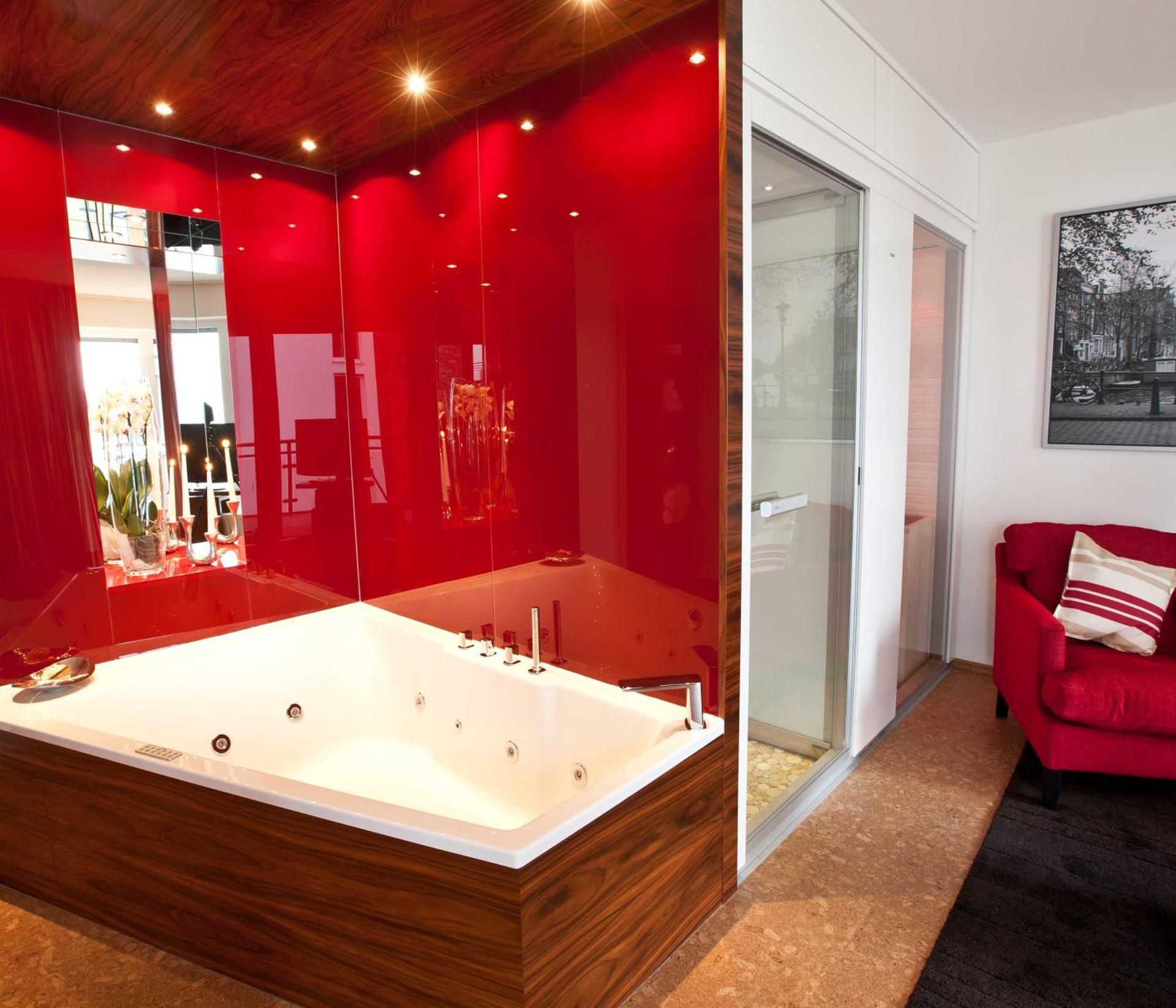 Suite with Whirlpool