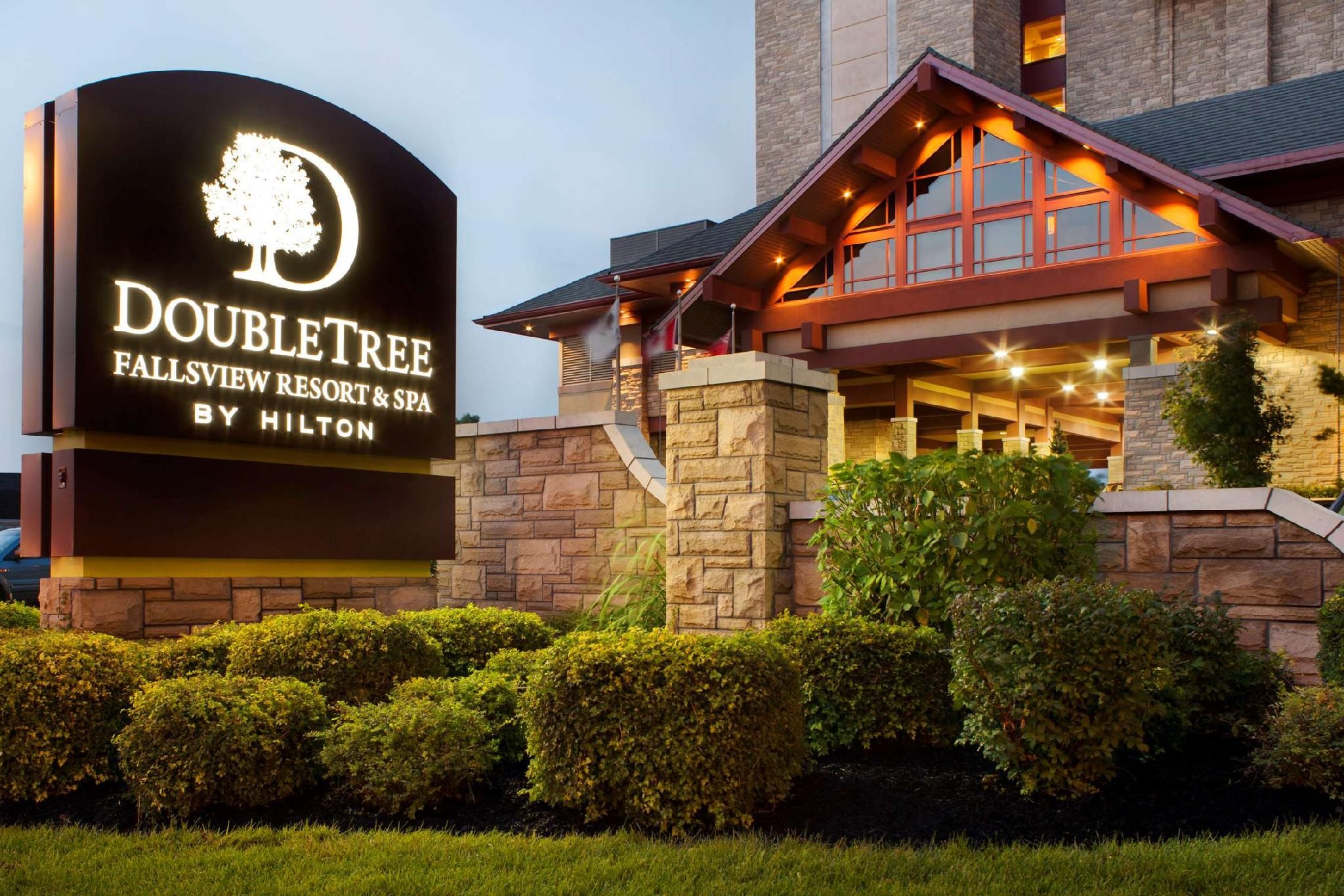 undefined DoubleTree Fallsview Resort & Spa by Hilton - Niagara Falls 2