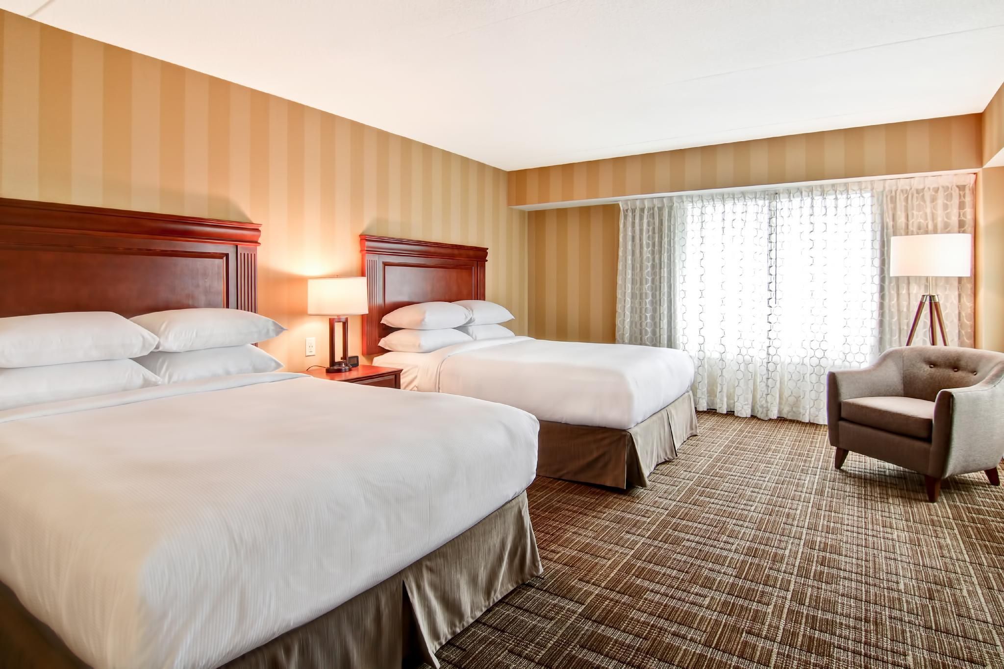DoubleTree Fallsview Resort & Spa by Hilton - Niagara Falls 2 QUEEN BEDS - FLOORS 3-4 - PARTIAL CITY VIEW 2