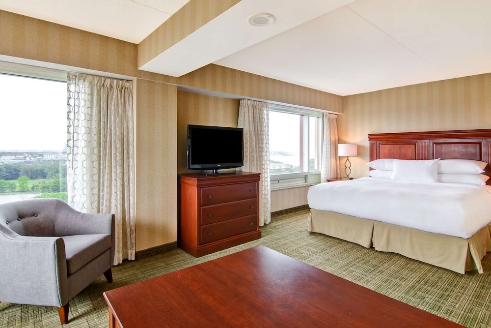 DoubleTree Fallsview Resort & Spa by Hilton - Niagara Falls