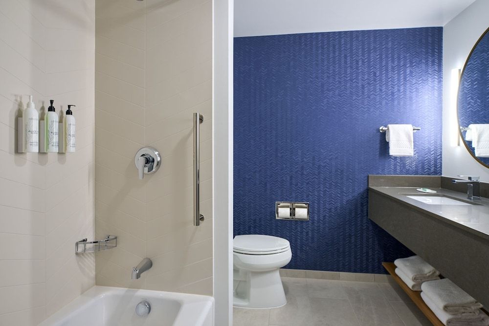 Room, 2 Queen Beds (Mobility/Hearing Accessible, Tub)