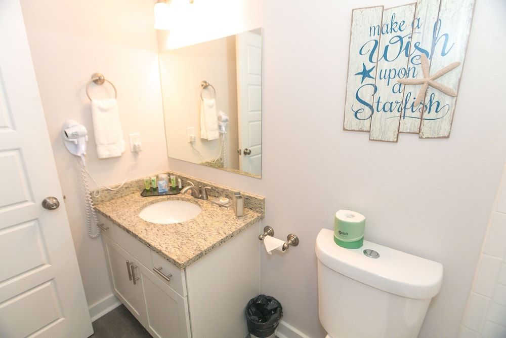 The Grey Gull Signature Room, 1 King Bed with Sofa bed, Kitchen, Pool View (1 Bedroom Unit- Room 203-No Pets) 7