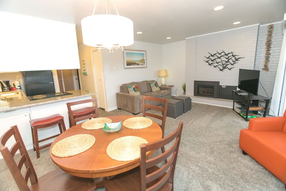 The Grey Gull Signature Room, 1 King Bed with Sofa bed, Kitchen, Pool View (1 Bedroom Unit- Room 203-No Pets) 8