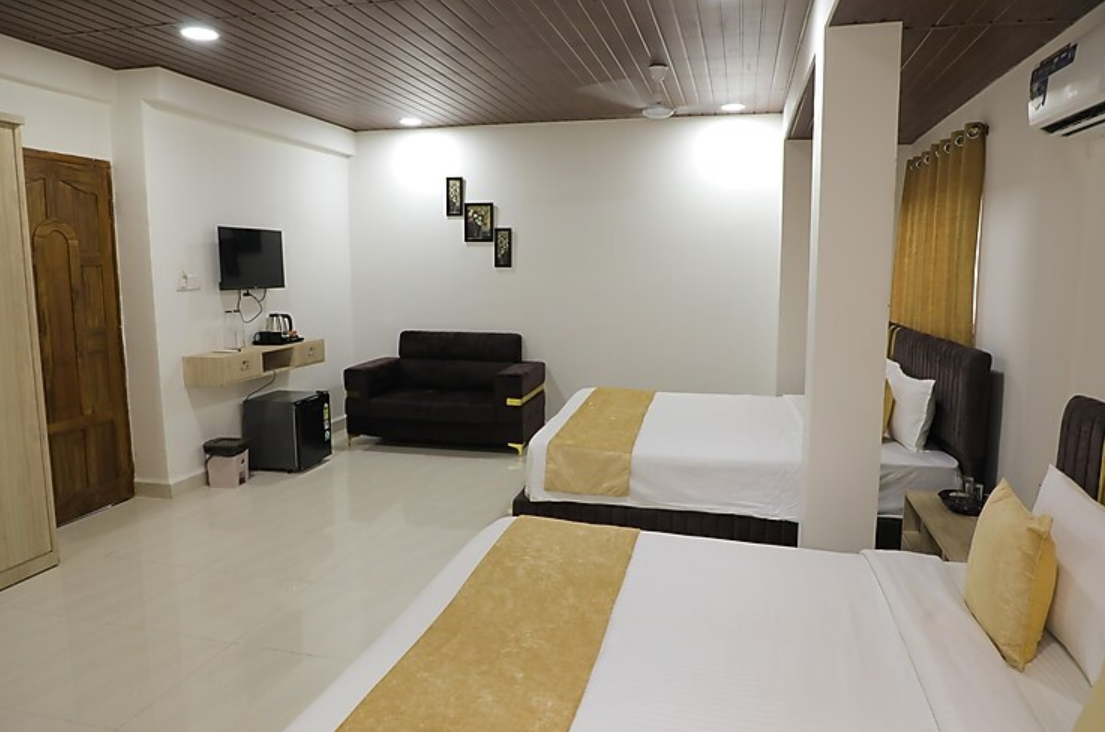 Family Room with Two King Beds