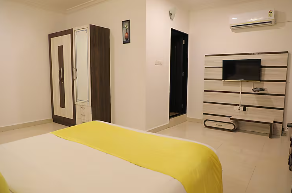 Deluxe Room with Pool View