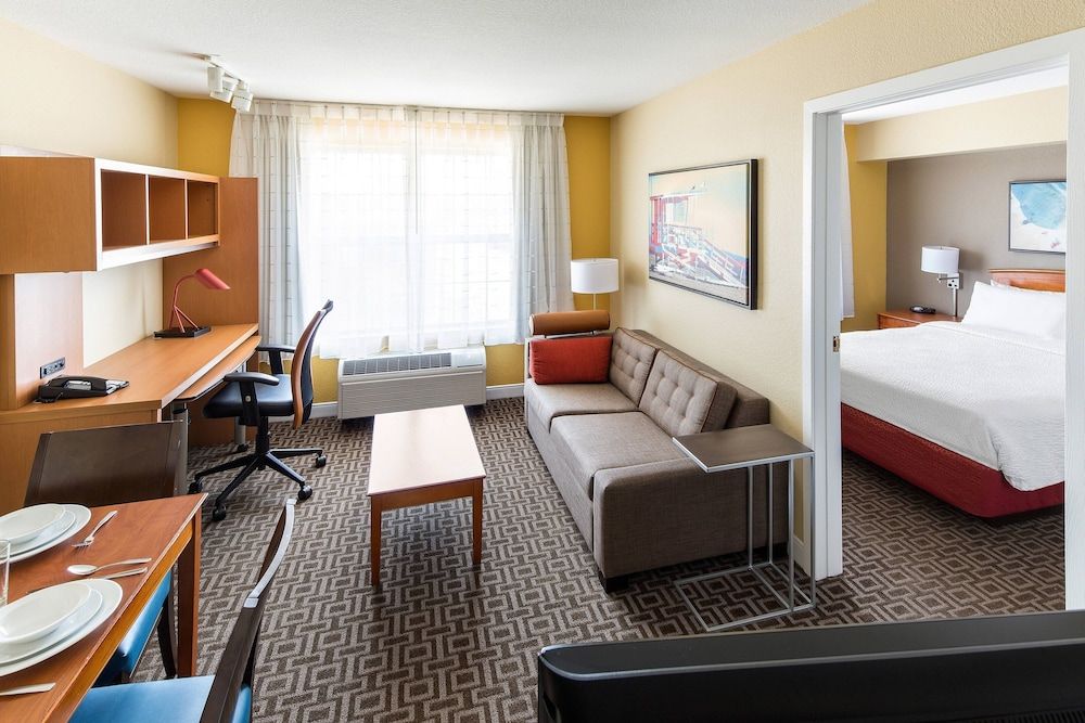 Suite, 1 Bedroom (Mobility/Hearing Accessible, Tub)
