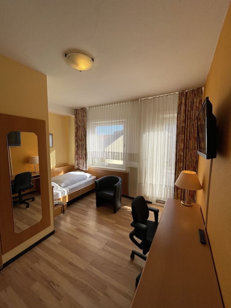 Hotel Kull von Schmidsfelden Classic Single Room, 1 Large Twin Bed 3