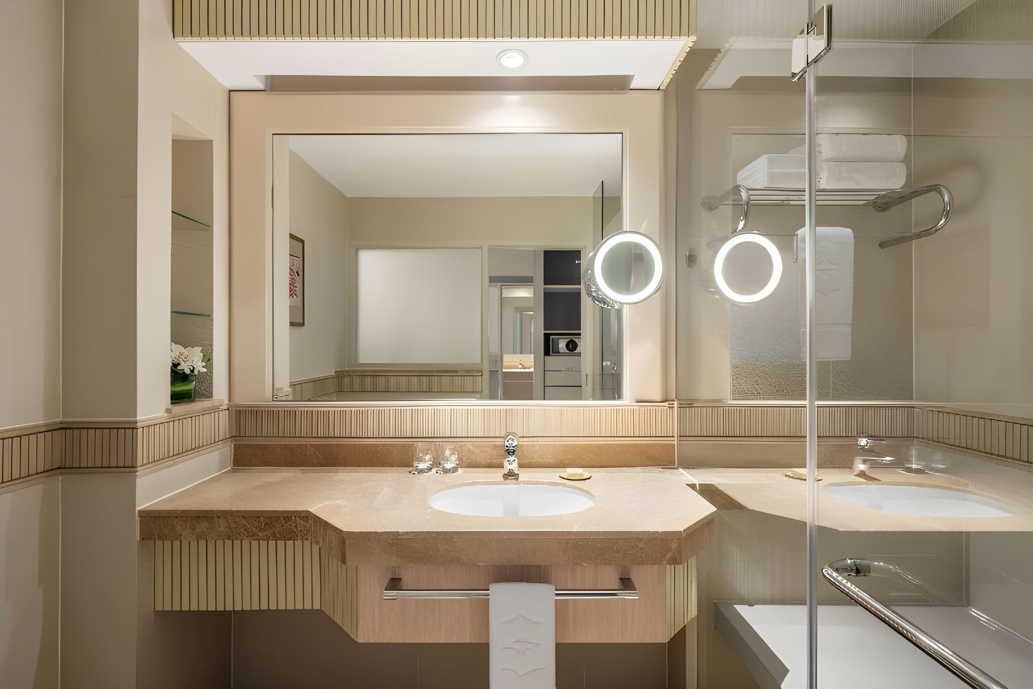 Deluxe Twin Room with Sea View