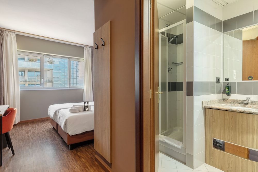 B&B Hotel Cuneo Cristal Standard Twin Room 2