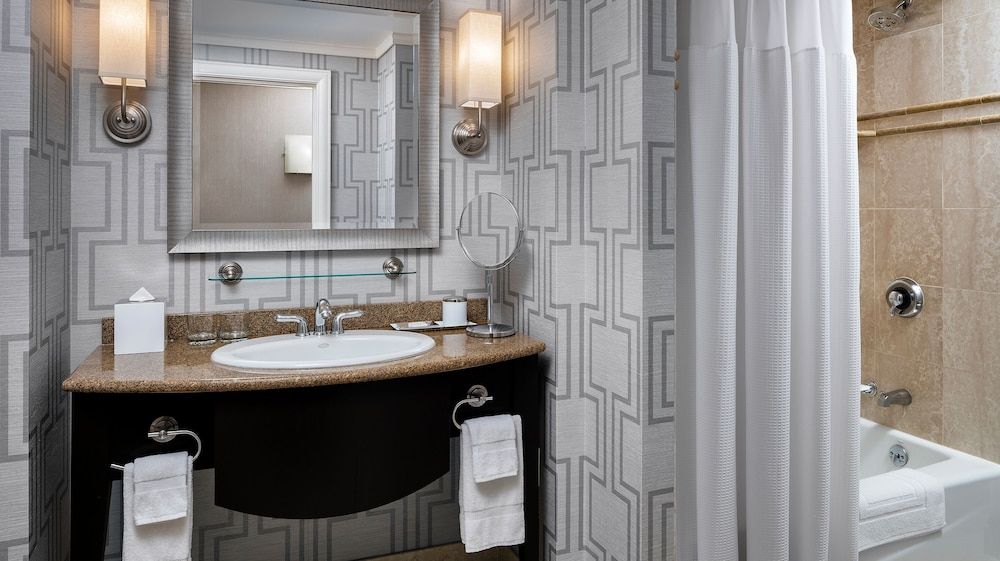 Hotel AKA Back Bay Premium Room, 1 Queen Bed 3