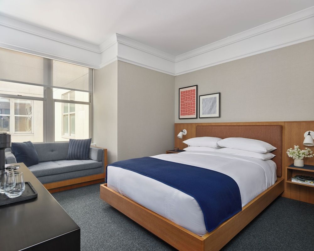 Hotel AKA Back Bay Premium Room, 1 Queen Bed 2