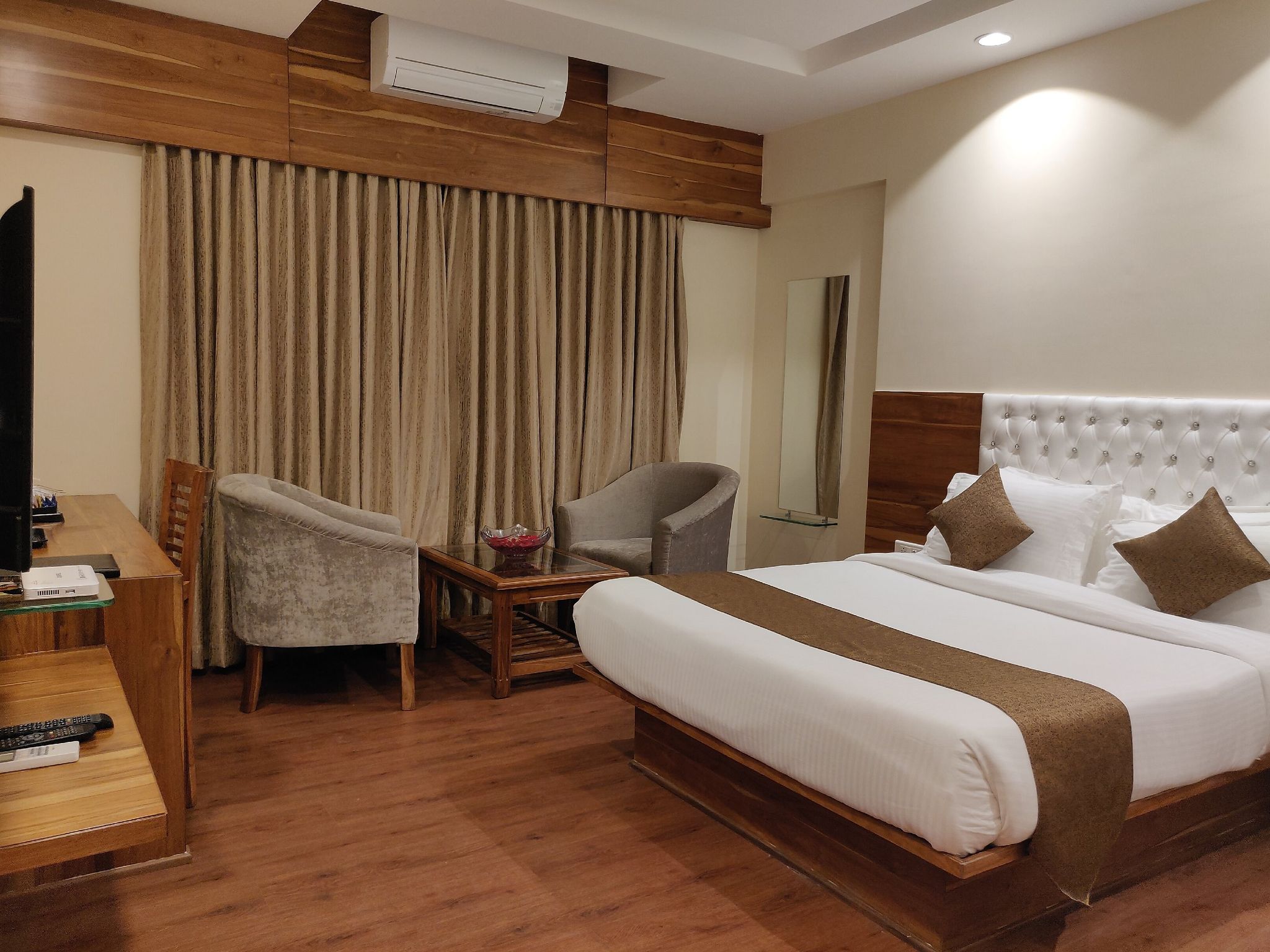 Sai Neem Tree Hotel Executive Double 6