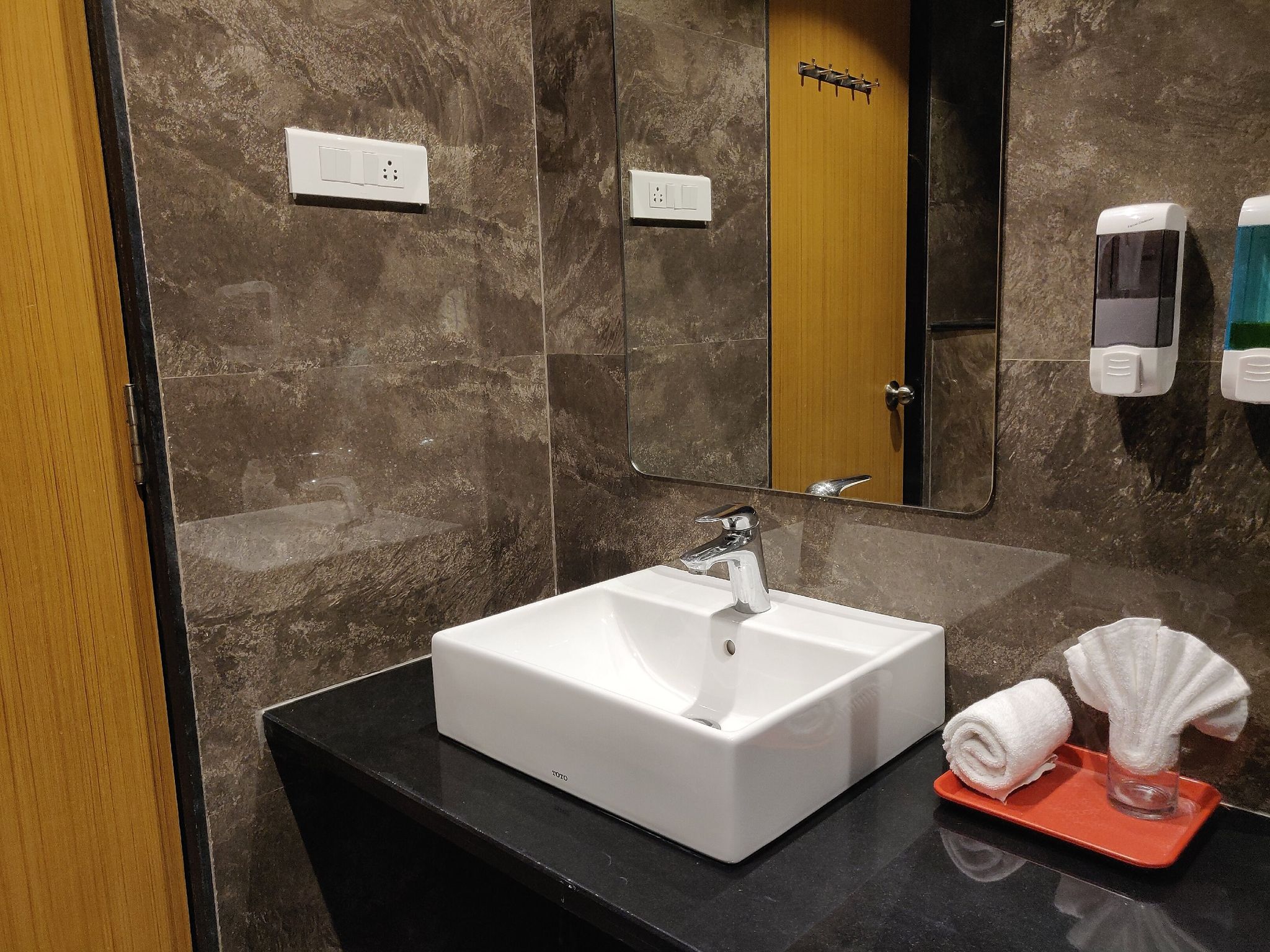 Sai Neem Tree Hotel Executive Double 8