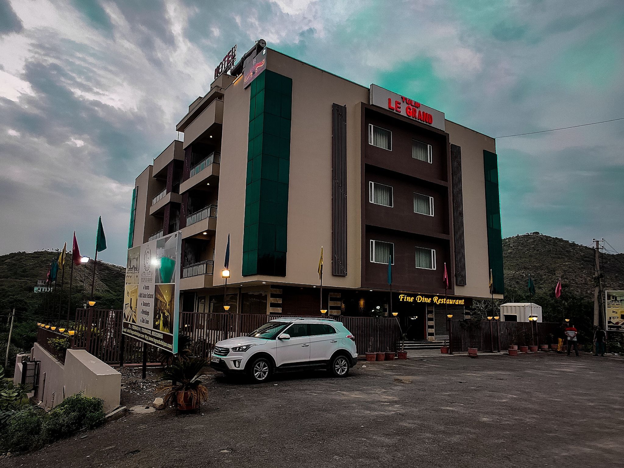 undefined Tulip Le Grand