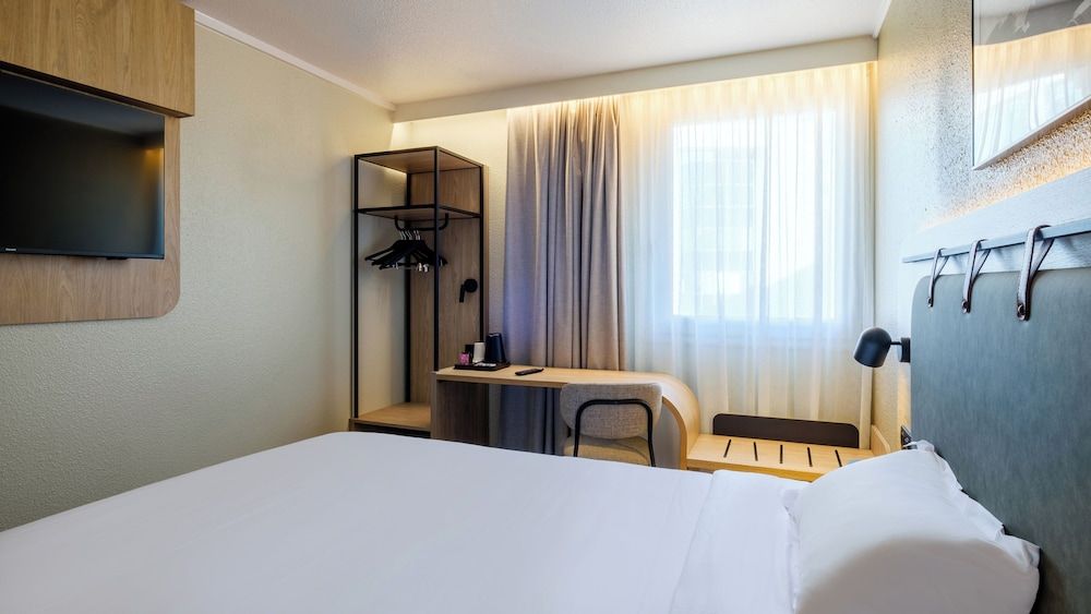 Campanile PRIME - Nice Airport Standard Room, 1 Queen Bed