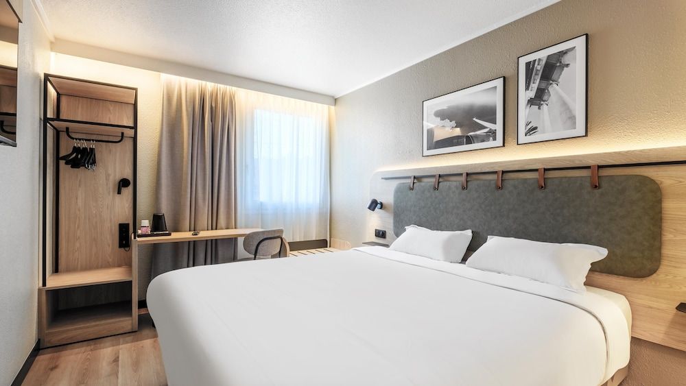 Campanile PRIME - Nice Airport Standard Room, 1 Queen Bed 2