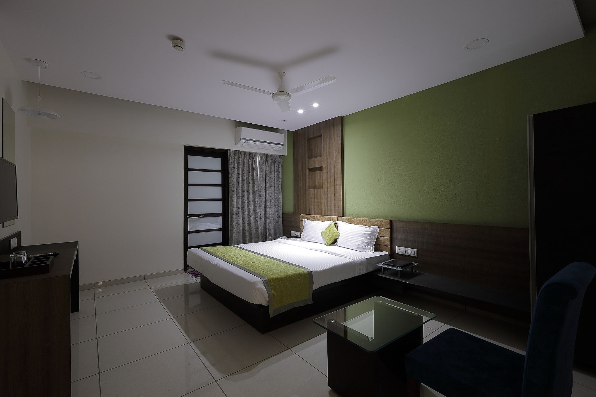 Hotel The Lotus Park Deluxe with fast Wi-Fi (Unmarried couples are not allowed) 3