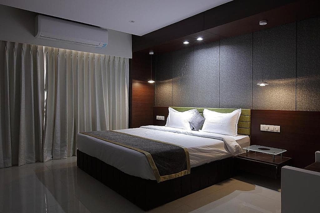 Deluxe with fast Wi-Fi (Unmarried couples are not allowed)