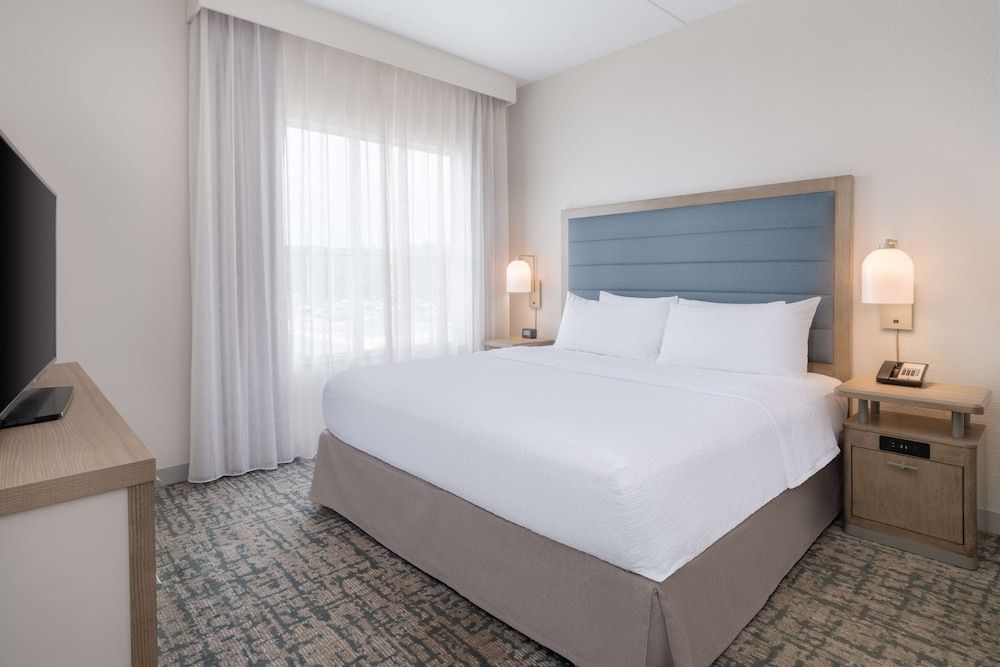 Suite, 1 King Bed, Accessible, Bathtub (Mobility & Hearing)