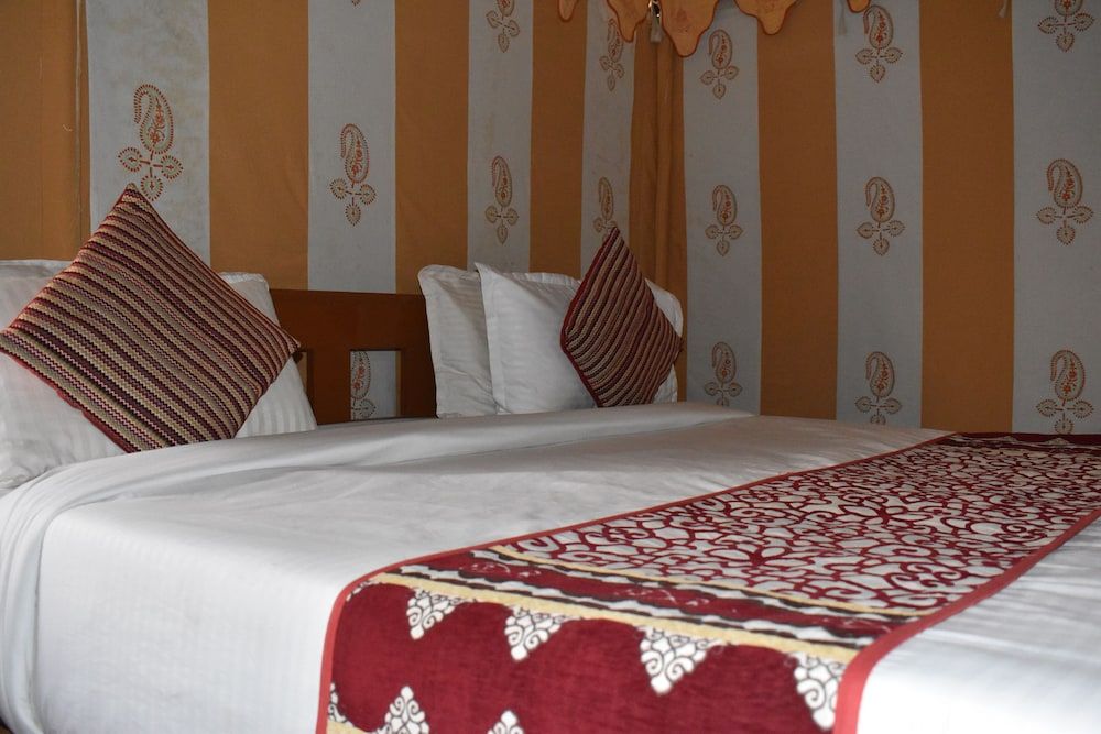 Mumal Desert Camp Luxury Tent, 1 Bedroom 9