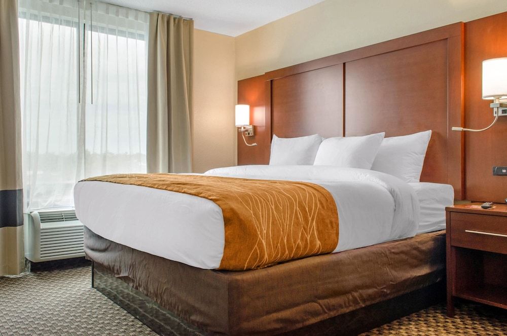 Suite, 1 King Bed, Non Smoking