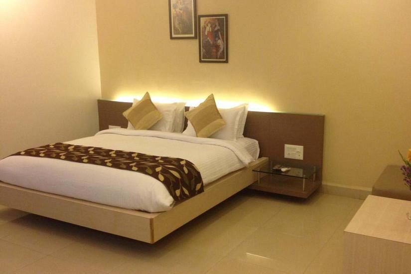 Standard Queen Room