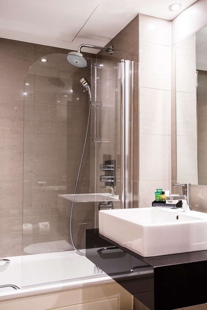 Courthouse Hotel Standard Double Room 5