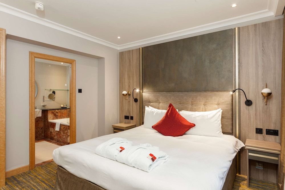 Courthouse Hotel Standard Double Room 3