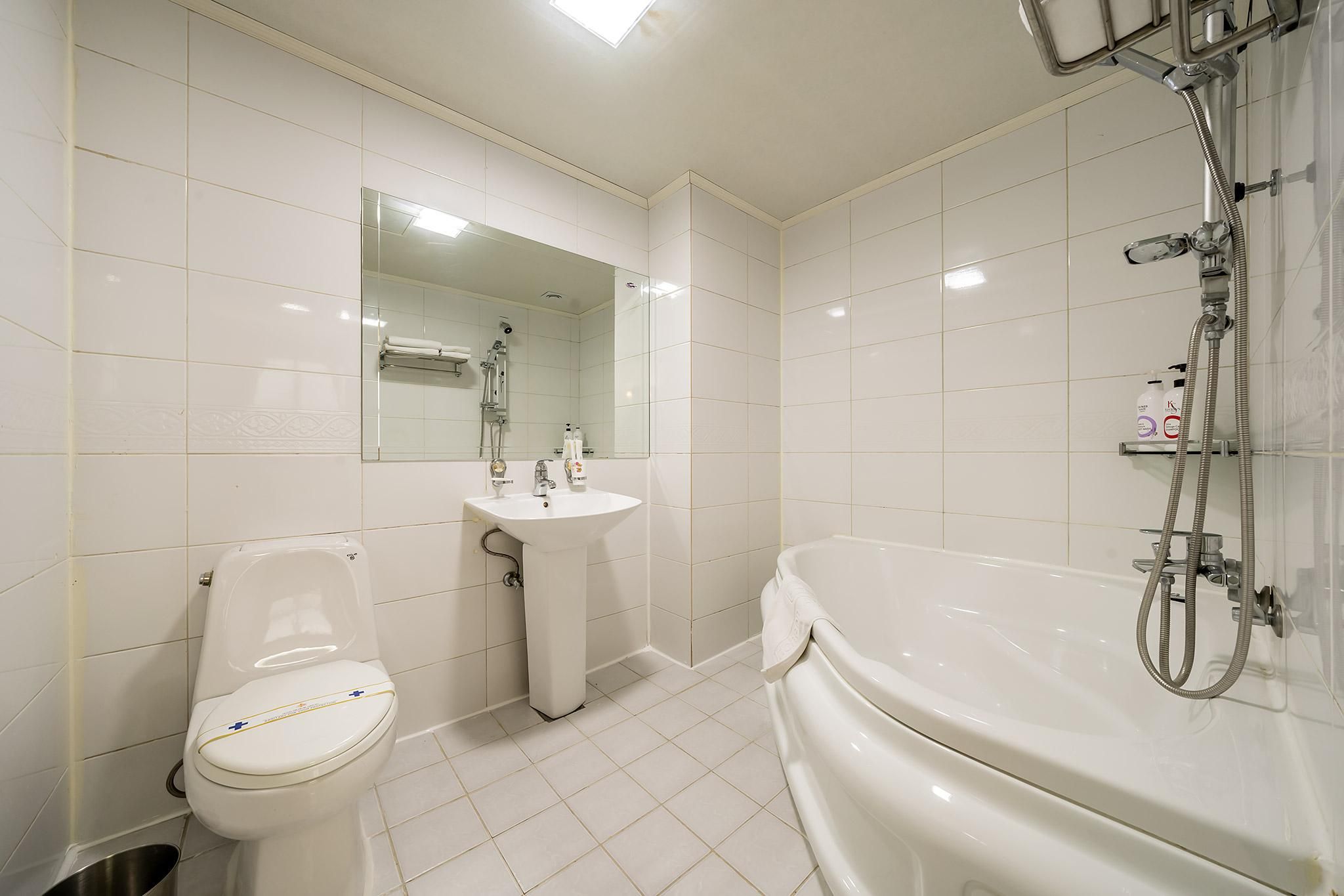 Incheon Airport Hotel Standard Single Room 7