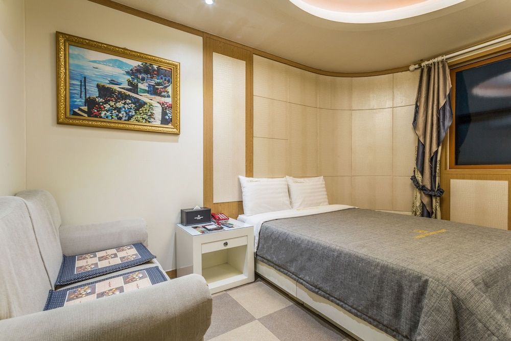 Incheon Airport Hotel Standard Double Room 5