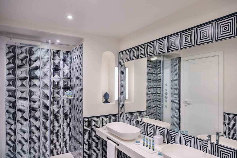 undefined Pazziella Garden & Suites 8