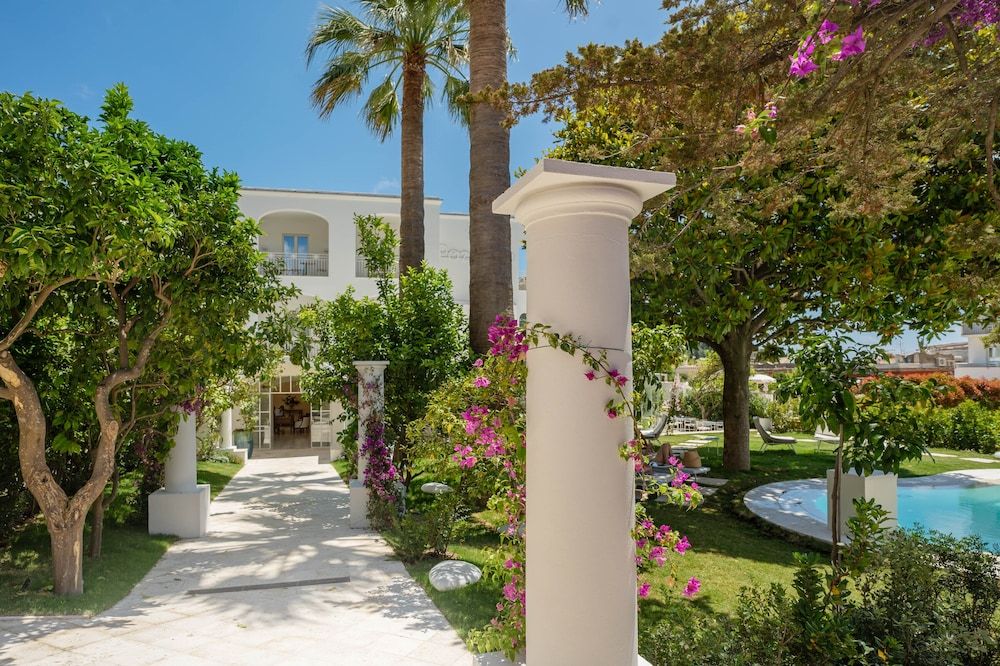 undefined Pazziella Garden & Suites 7