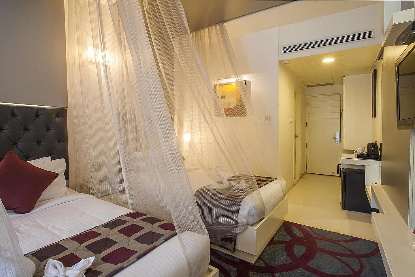 Blupetal - A Business Hotel Azure 2