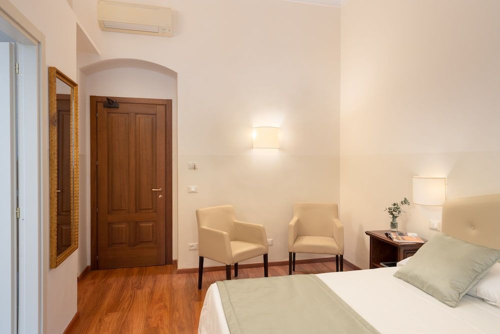 Residenza Hotel Cimabue Classic Double or Twin Room 9
