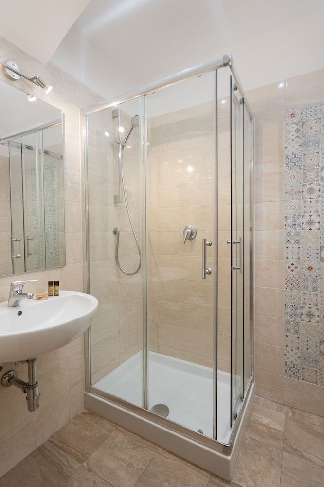 Residenza Hotel Cimabue Classic Double or Twin Room 7