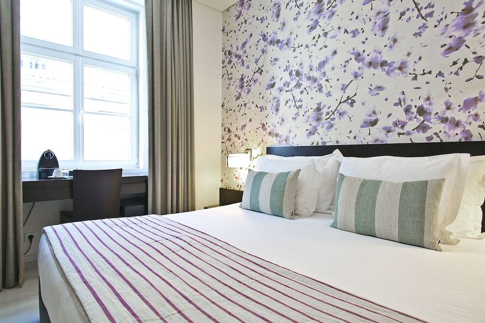 Internacional Design Hotel Standard Double or Twin Room (Street View) 7